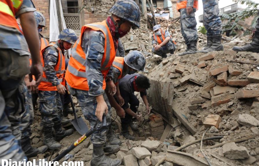 Medina lamenta muertes en Nepal