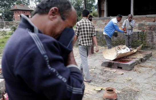 Los muertos en el terremoto de Nepal superan los 5.000 y 10.000 los heridos