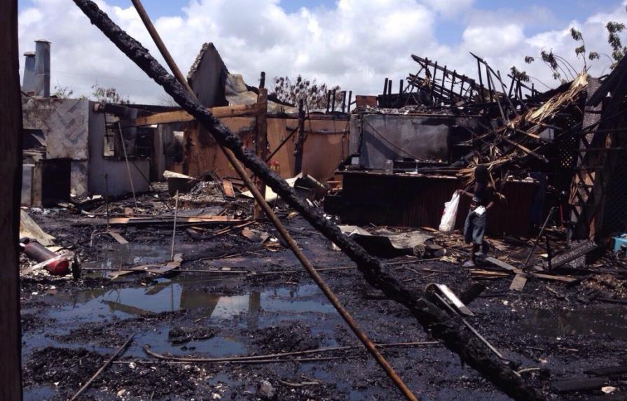 Incendio destruye restaurante en Juan Dolio