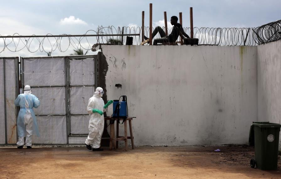 Científicos exigen mantener la alerta ante posible repunte del ébola