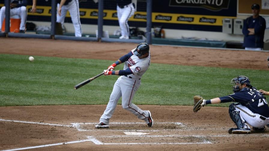 Eduardo Escobar y Torii Hunter guían a Mellizos sobre Cerveceros