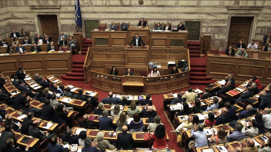 El Parlamento griego aprueba la convocatoria de referendo sobre el rescate