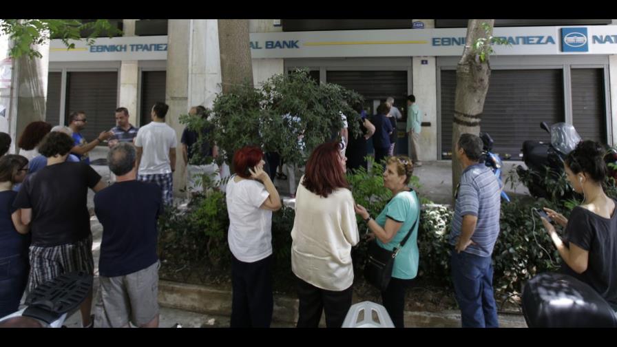 Banco Central Europeo se niega a aumentar el crédito para Grecia