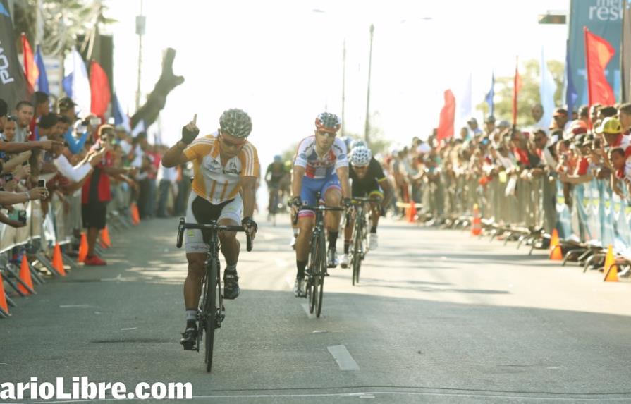 Jaime Castañeda triunfa en Santiago en la sexta etapa