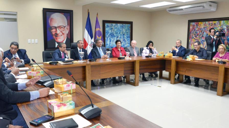 Ven correcto que el PLD decida tratar la reelección Ven correcto que el PLD decida tratar la reelección