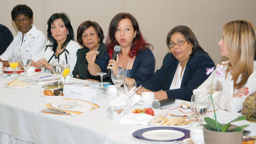 Buscan sensibilizar sobre la paridad en la República Dominicana Buscan sensibilizar sobre la paridad en la República Dominicana