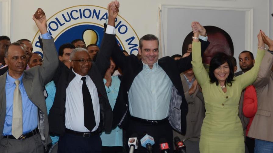 Luis Abinader comenzó a tocar puertas para un frente opositor