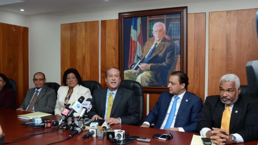 Danilo aspira a que la objeción a la reelección venga de los partidos opositores