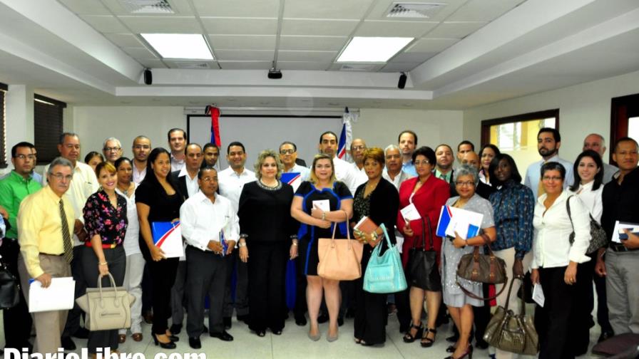 Dieciséis empresas se beneficiarán de Ley 392-07 Dieciséis empresas se beneficiarán de Ley 392-07