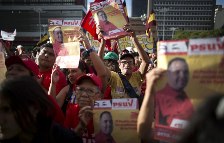 Oficialismo venezolano elige candidatos para comicios