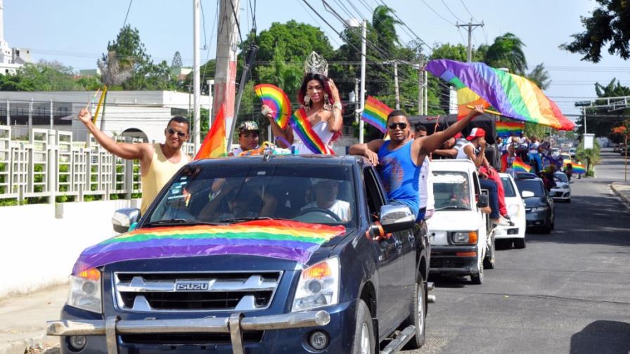 Marchan en Santiago por el orgullo gay