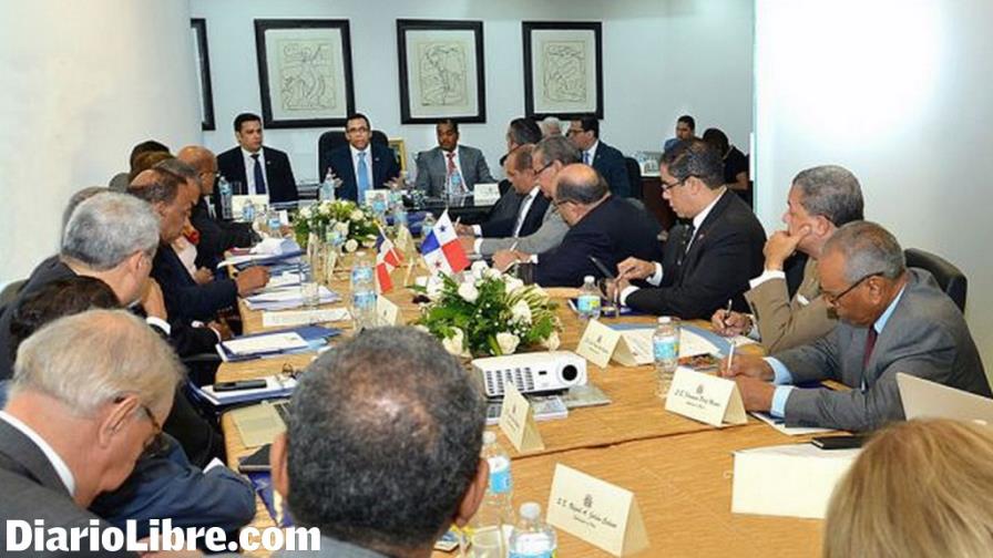 Mirex instruye diplomáticos en defensa RD Optimismo en el mercado binacional de Dajabón