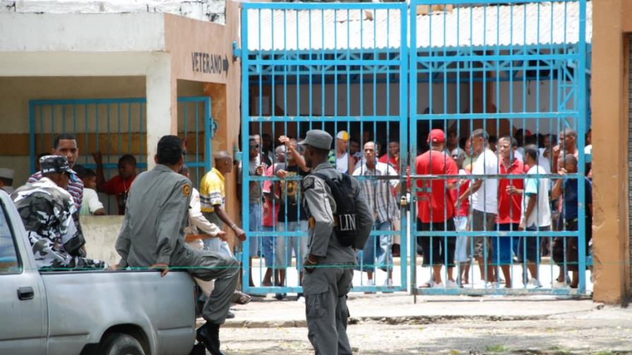 Población carcelaria disminuye en 2015