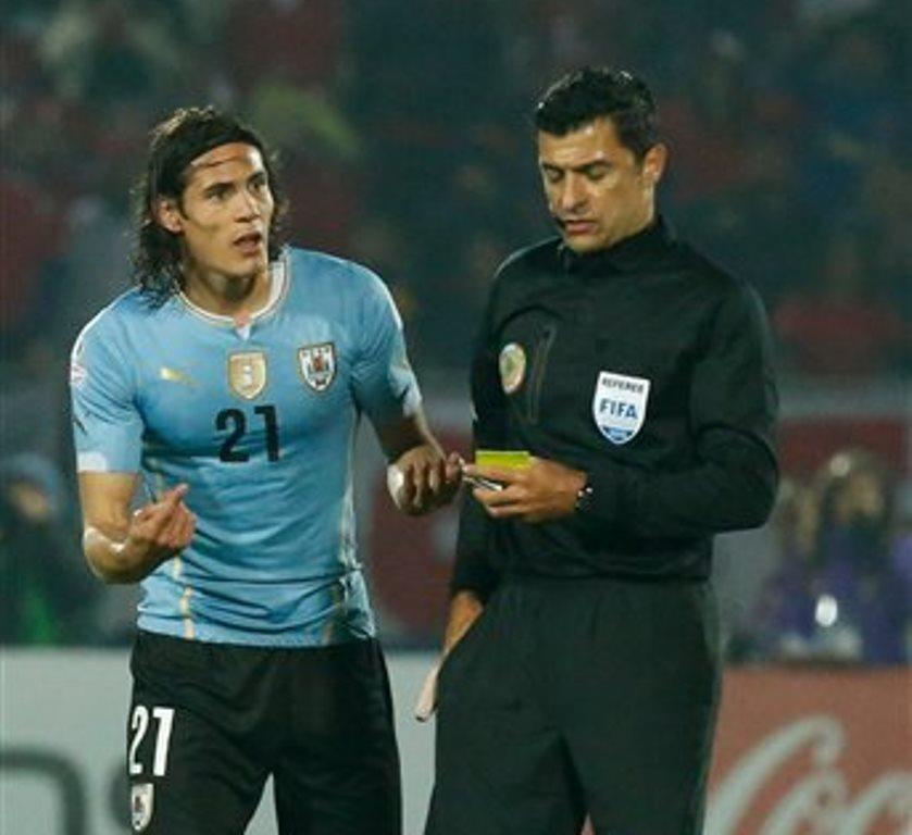 Sorpresa: Arbitro criticado por Martino dirigirá Argentina-Paraguay