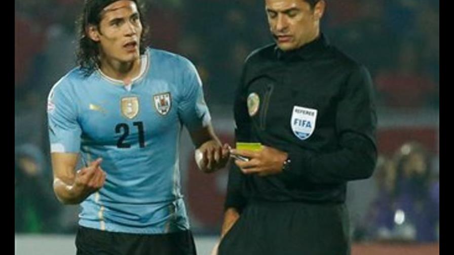 Sorpresa: Arbitro criticado por Martino dirigirá Argentina-Paraguay