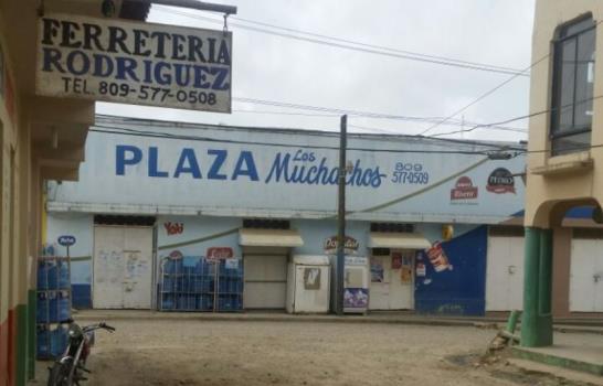 Paralizan comercio en comunidades de Espaillat en reclamo de obras