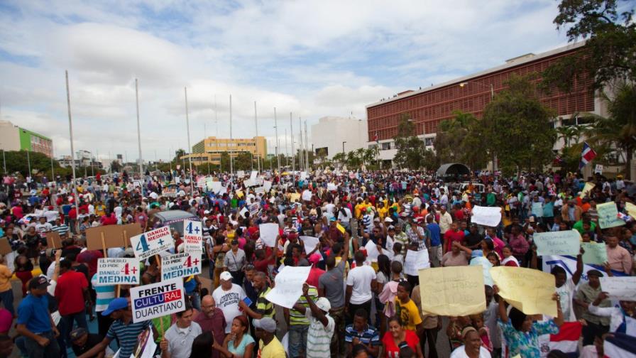 Miles piden al Congreso Nacional restablecer la reelección