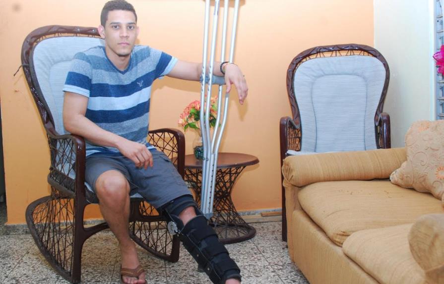 Estudiante de Medicina pide ayuda para prótesis y cirugía