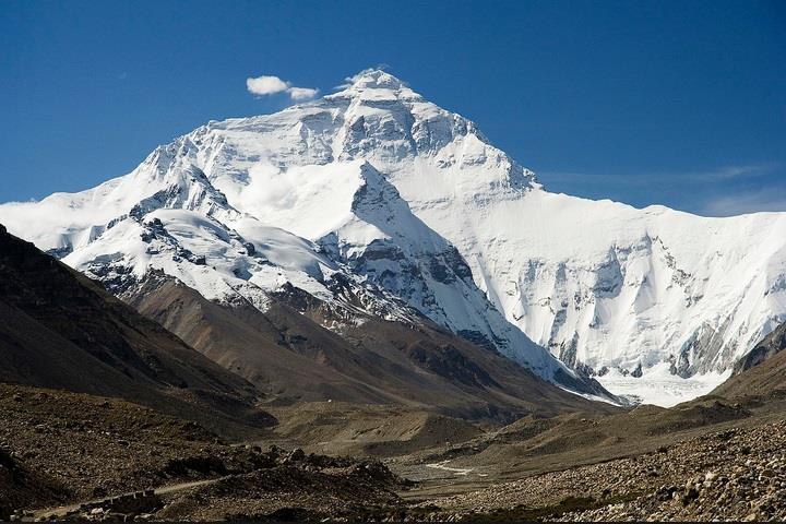El Everest, con excrementos y sin escobilla