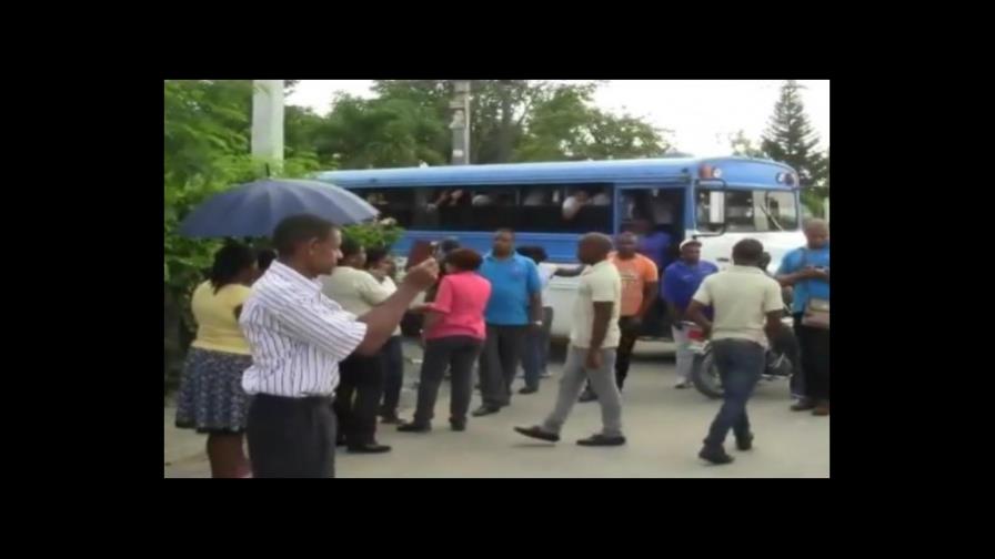 Ministro de Educación condena supuesta agresión de estudiantes por parte de choferes