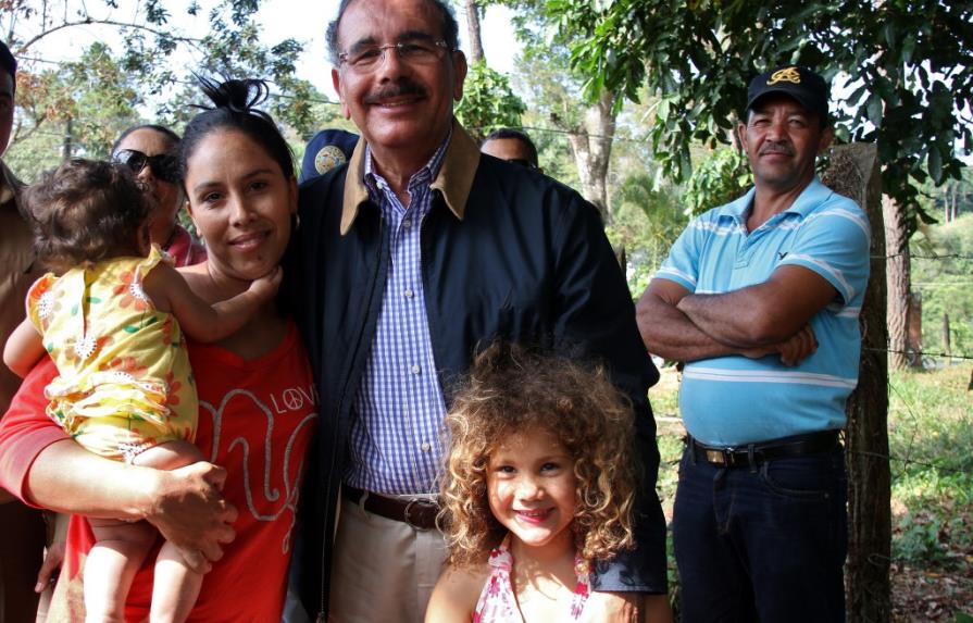 El presidente Medina felicita a las madres dominicanas