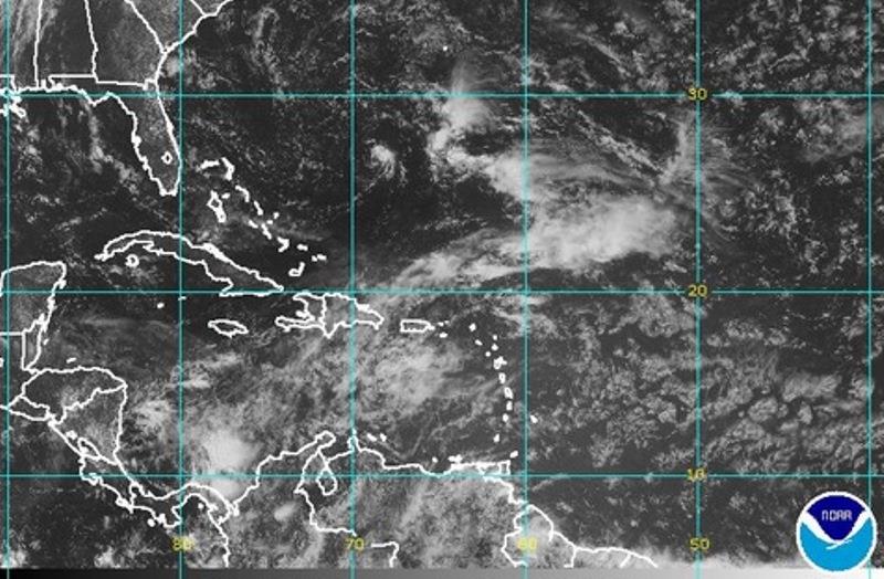 COE declara alerta verde por onda tropical y vaguada