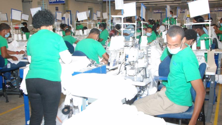 Proyecto otorga un año a zonas francas para pagar deuda al Estado