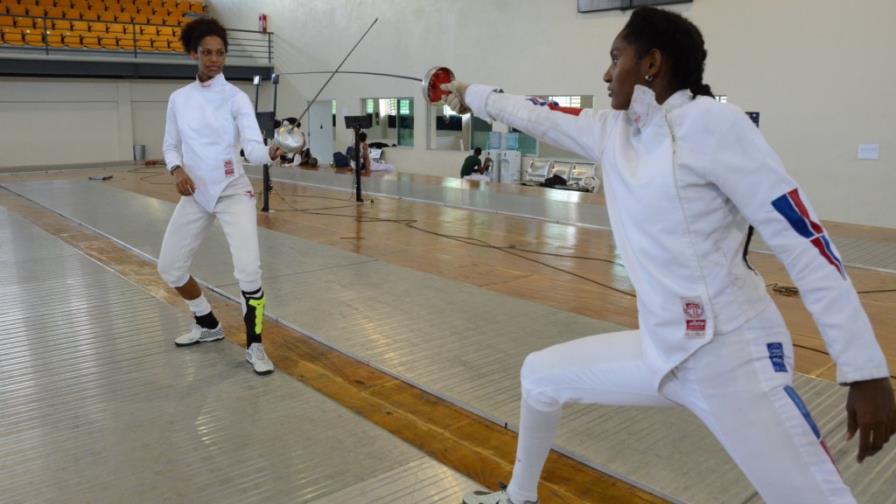 Esgrimistas denuncian falta de fogueos y preparación