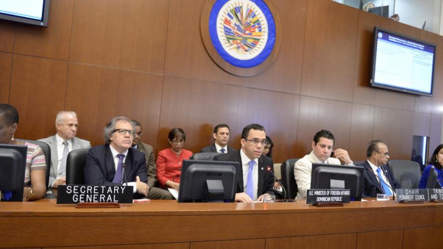 Canciller Navarro: Nuestra patria no deportará a un solo dominicano