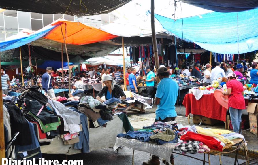 Crece mercado informal de haitianos en Santiago