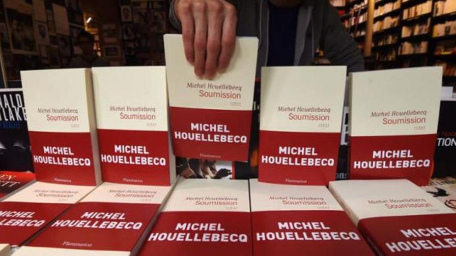 La polémica Sumisión, de Houellebecq, domina las ventas de libros