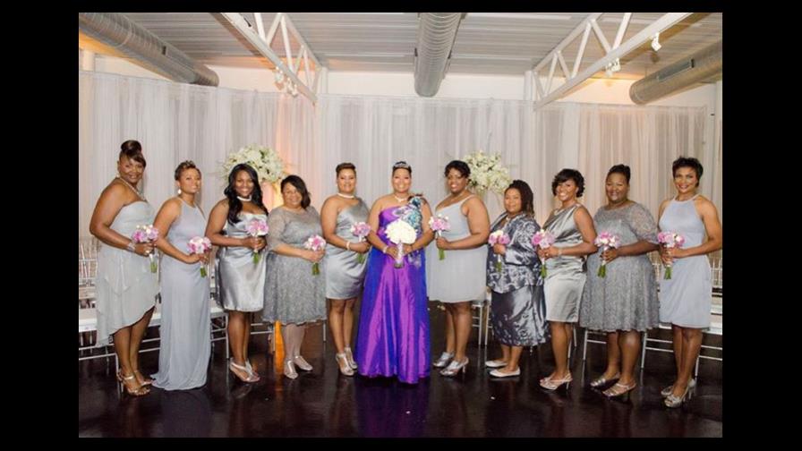 Una mujer se casa consigo misma al cumplir los 40 años sin pareja