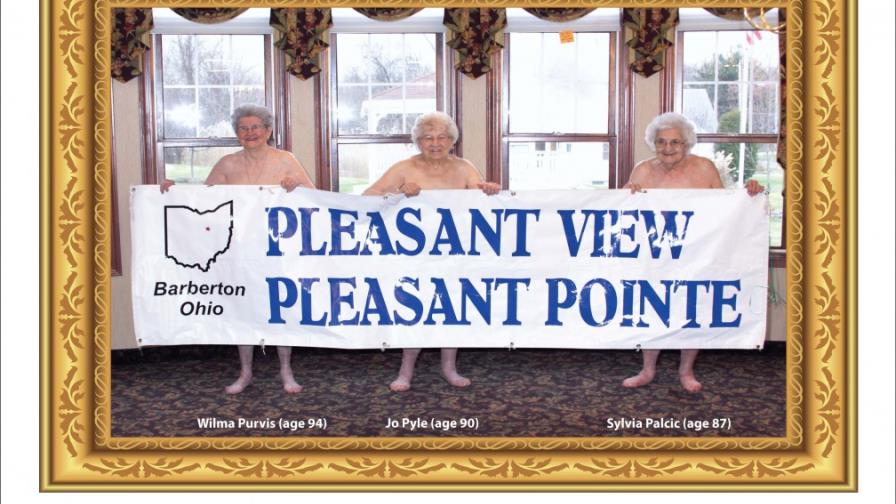 Abuelas y abuelos posan con poca ropa para un calendario