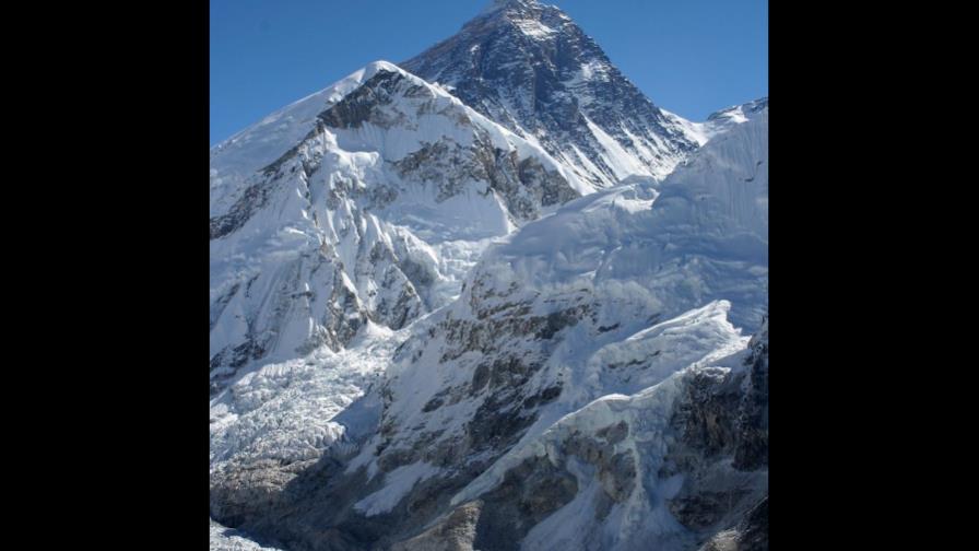 El Everest, con excrementos y sin escobilla