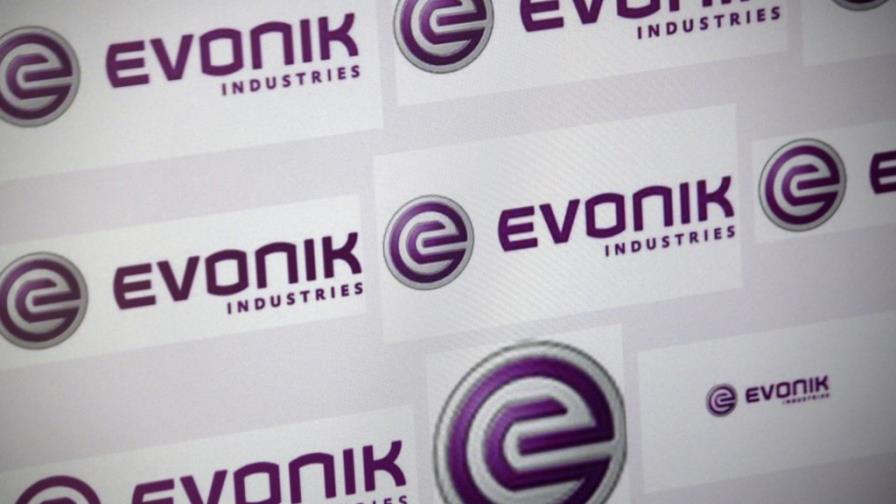 Evonik Industries examina apropiarse de rival Clariant Evonik Industries examina apropiarse de rival Clariant