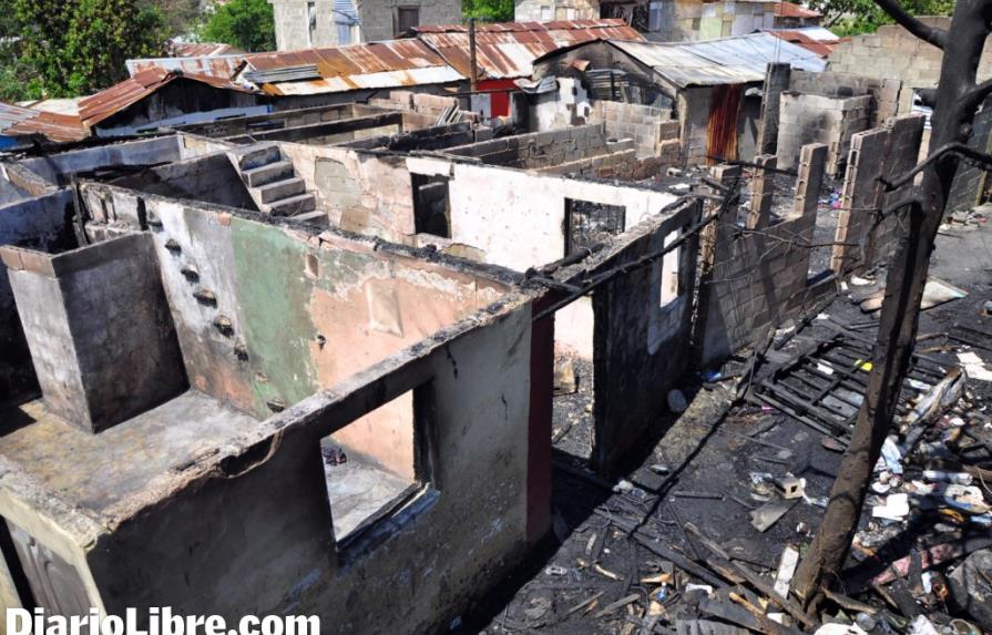 Familias afectadas por un incendio piden viviendas