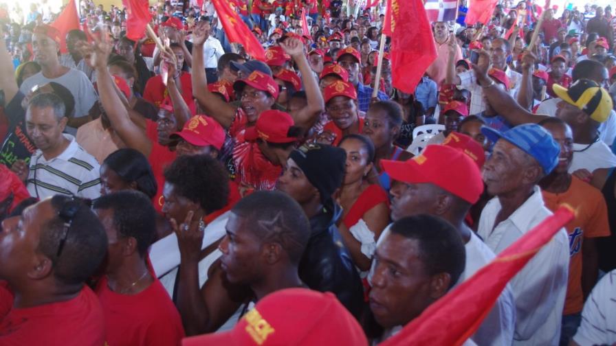 Ito Bisonó lamenta el nivel de pobreza que afecta a Villa Altagracia