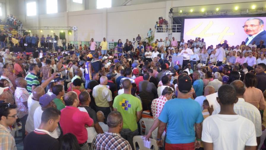Peledeístas piden la reelección de Danilo Medina Peledeístas piden la reelección de Danilo Medina