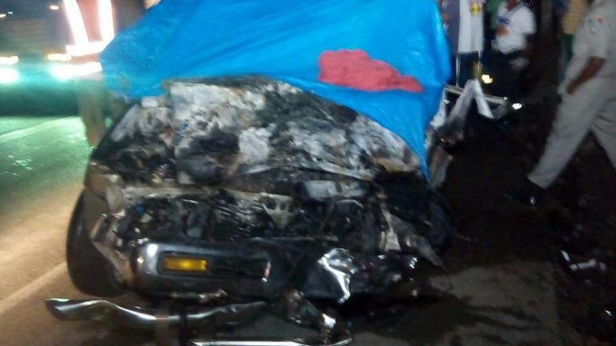 Mueren calcinadas cinco personas en un accidente, incluidos dos menores