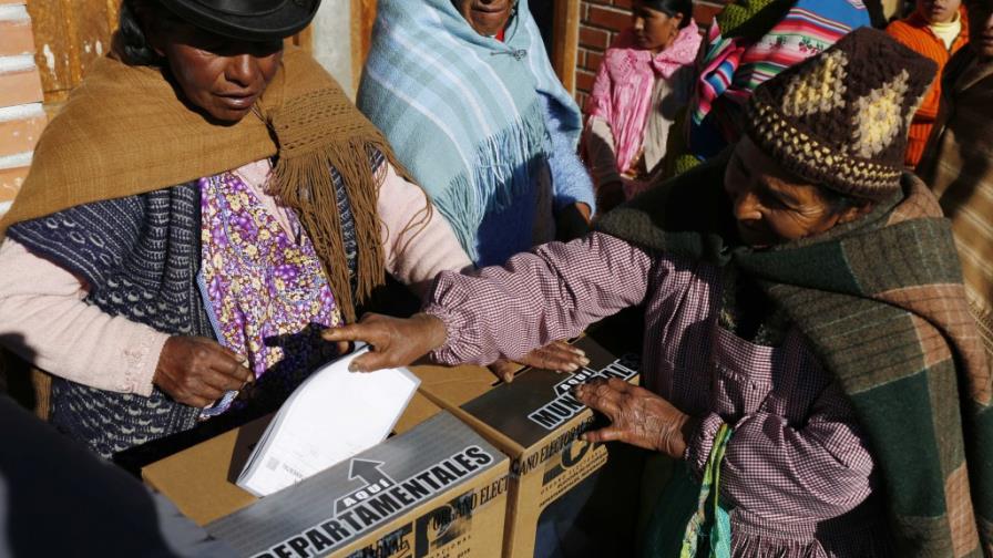 Sondeos anticipan revés electoral para partido de Evo Morales Sondeos anticipan revés electoral para partido de Evo Morales