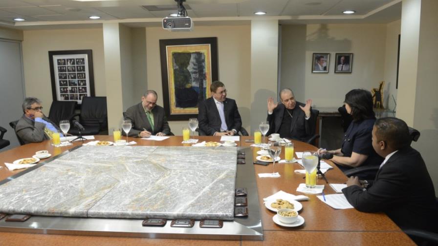 Holy Week should be used to reunite the family, and be spent seriously and austerely Holy Week should be used to reunite the family, and be spent seriously and austerely