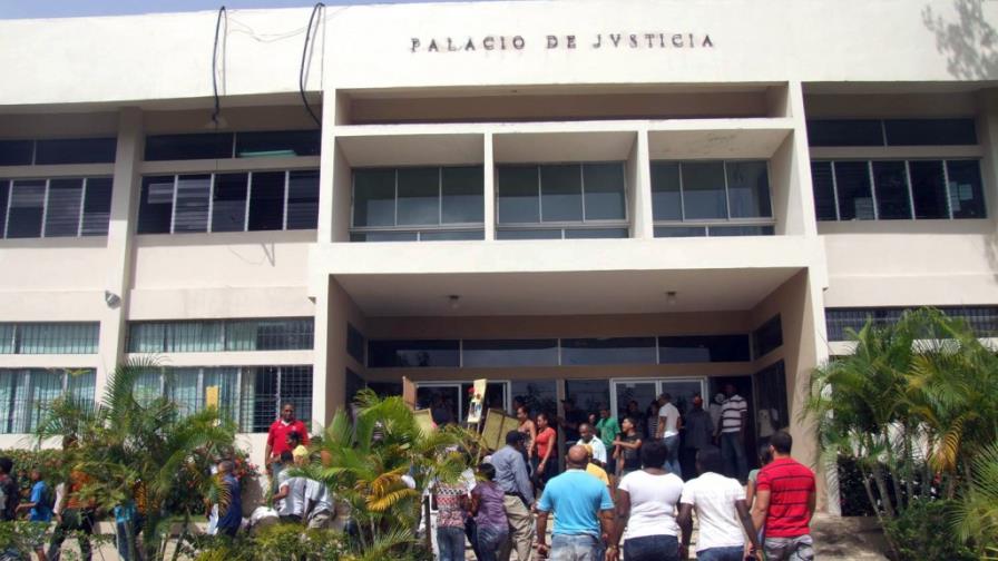 Dictan prisión contra teniente implicado en asesinato de viceministro y su hijo Dictan prisión contra teniente implicado en asesinato de viceministro y su hijo