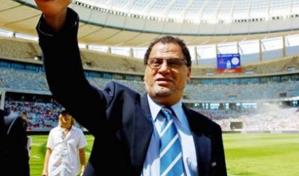 Arrestan al presidente de la federación de fútbol de Sudáfrica por fraude y robo