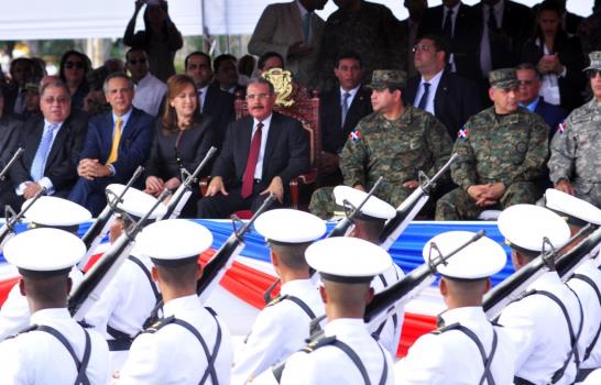Presidente Medina encabeza desfile del 171 aniversario de la Batalla del 30 de Marzo