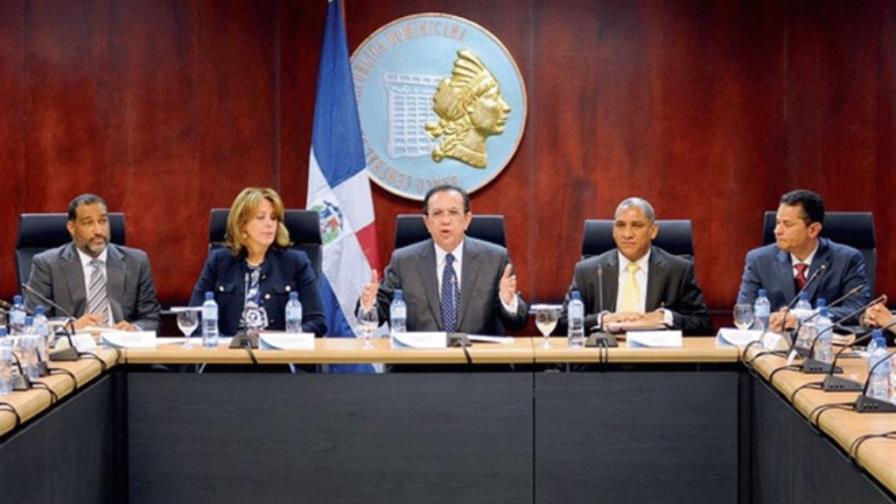 Banco Central: un cambio de signo en la política monetaria Banco Central: un cambio de signo en la política monetaria