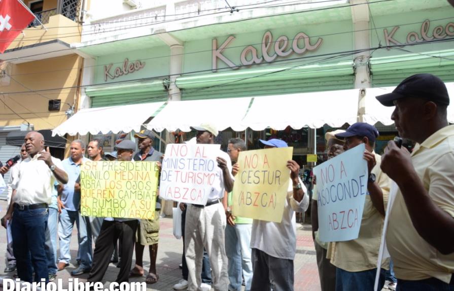 Street vendors in the Colonial Zone will take to the streets to protest